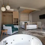 Evora Luxury Mega Chorio