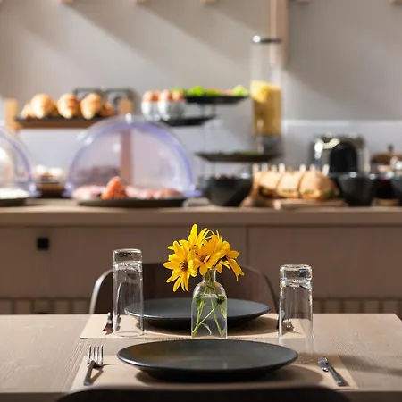 Evora Luxury Couette-café Mega Chorio