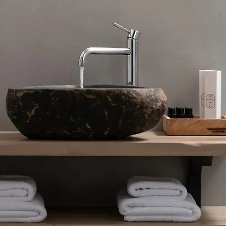 Evora Luxury Couette-café Mega Chorio