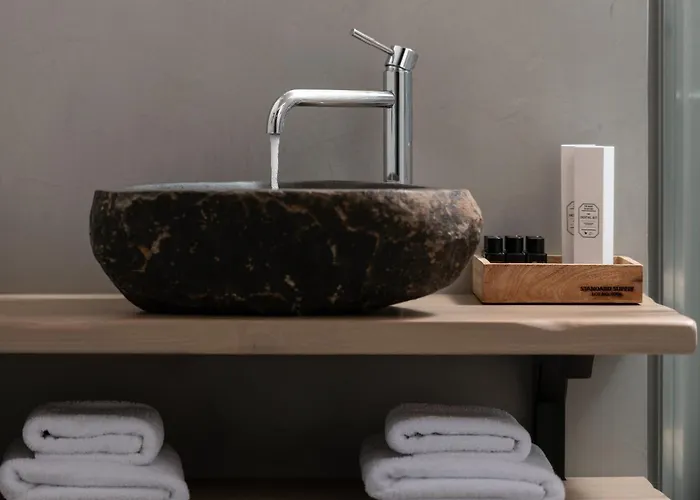 Evora Luxury Couette-café Mega Chorio